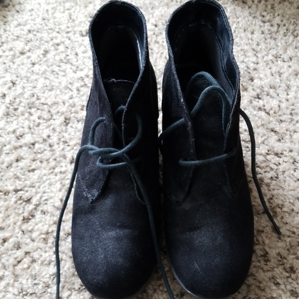 Wedge tie-up ankle booties